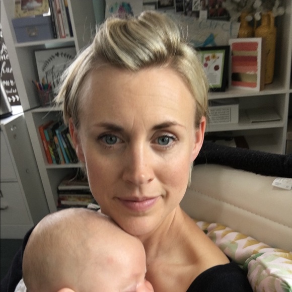 Meet your Posher, Laura - Picture 1 of 1